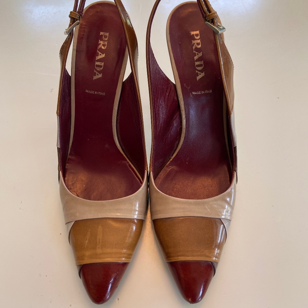 Rare Prada women’s sling back pumps. Size 38 1/2